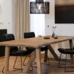 Eettafel Rothenburg gemaakt van hergebruikt oud eikenhout. Op maat verkrijgbaar.