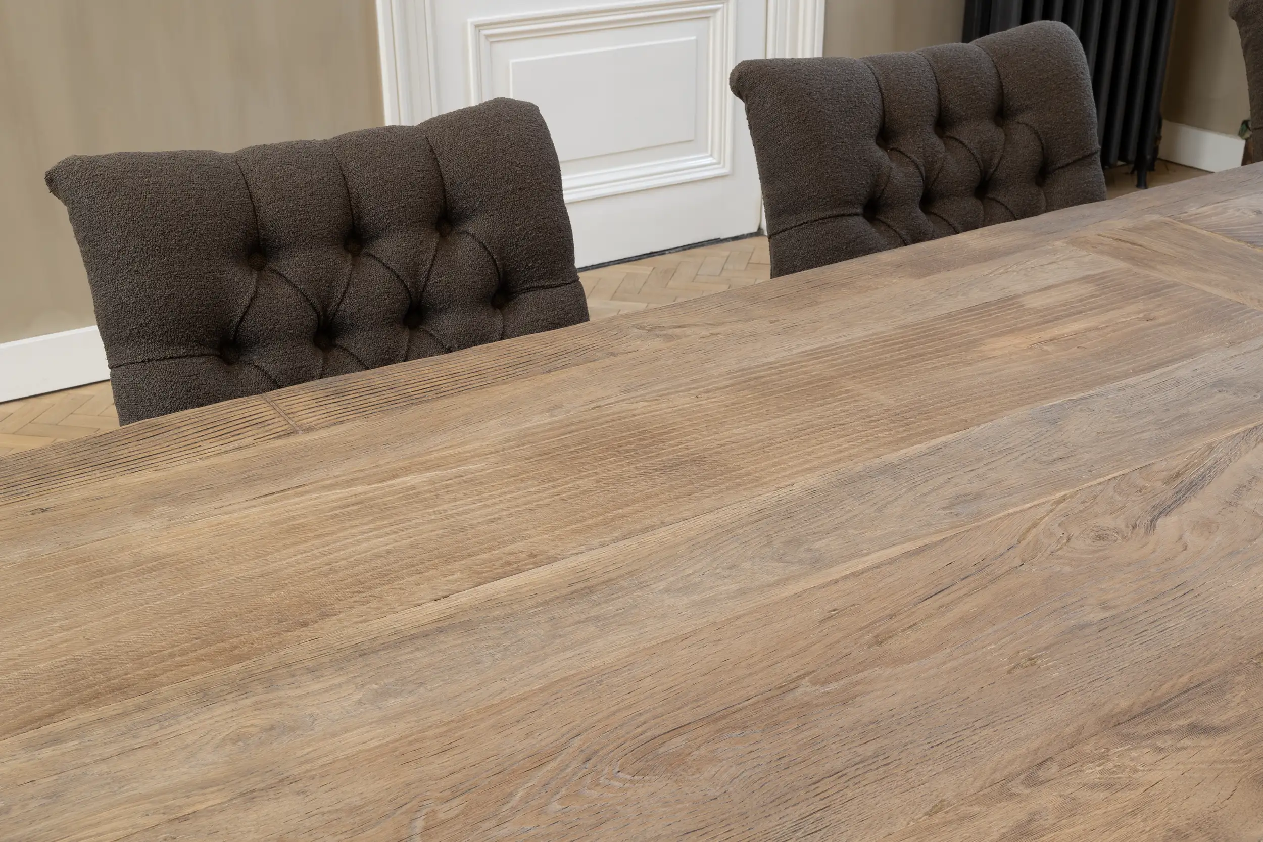 Industriële in hoogte verstelbare eettafel met luxe eikenhouten tafelblad