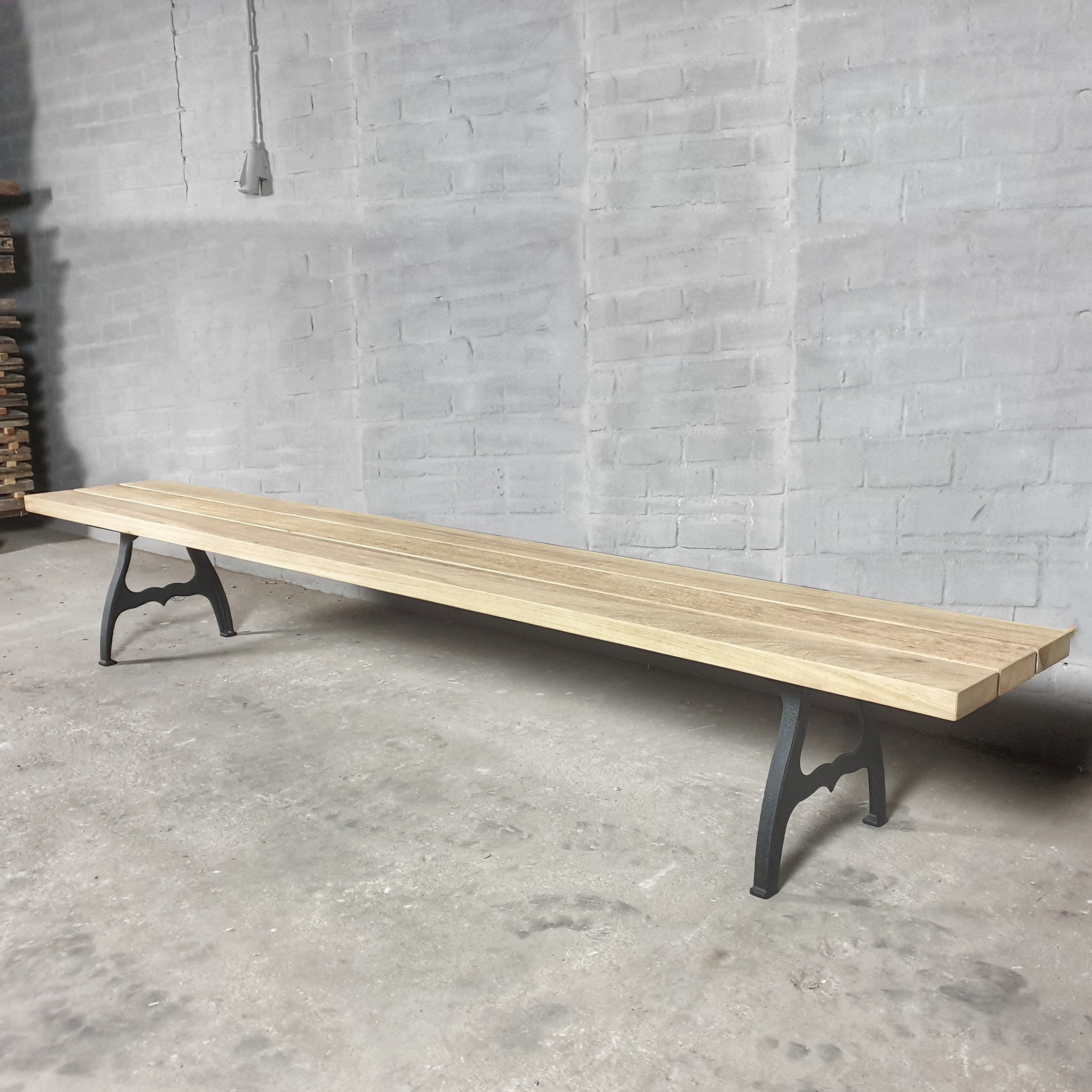 Industrial design garden bench with cast iron legs, hardwood Iroko DT69