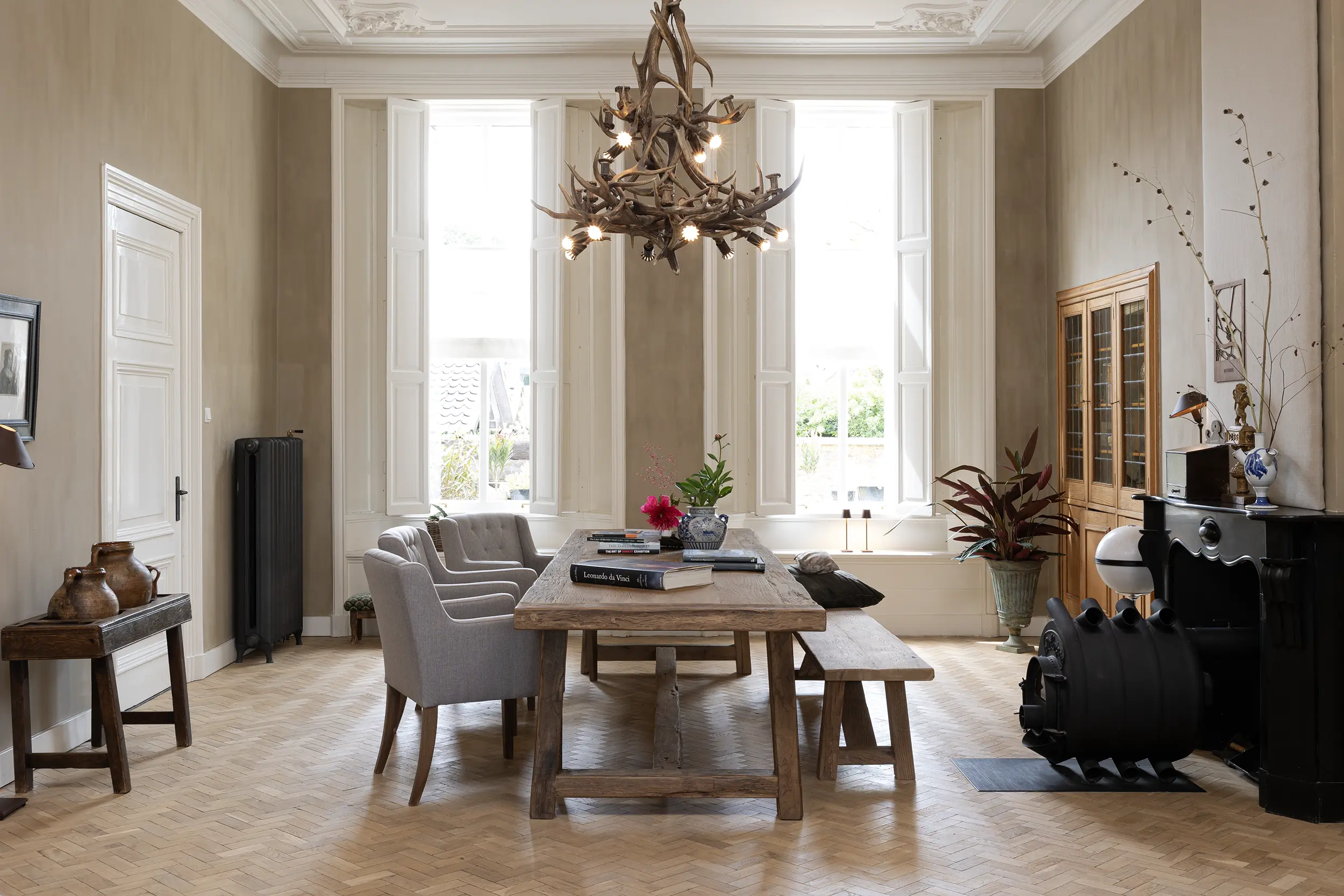 Z011-Salzburg-Kloostertafel-1 Landelijke eettafel van oud eikenhout op maat gemaakt