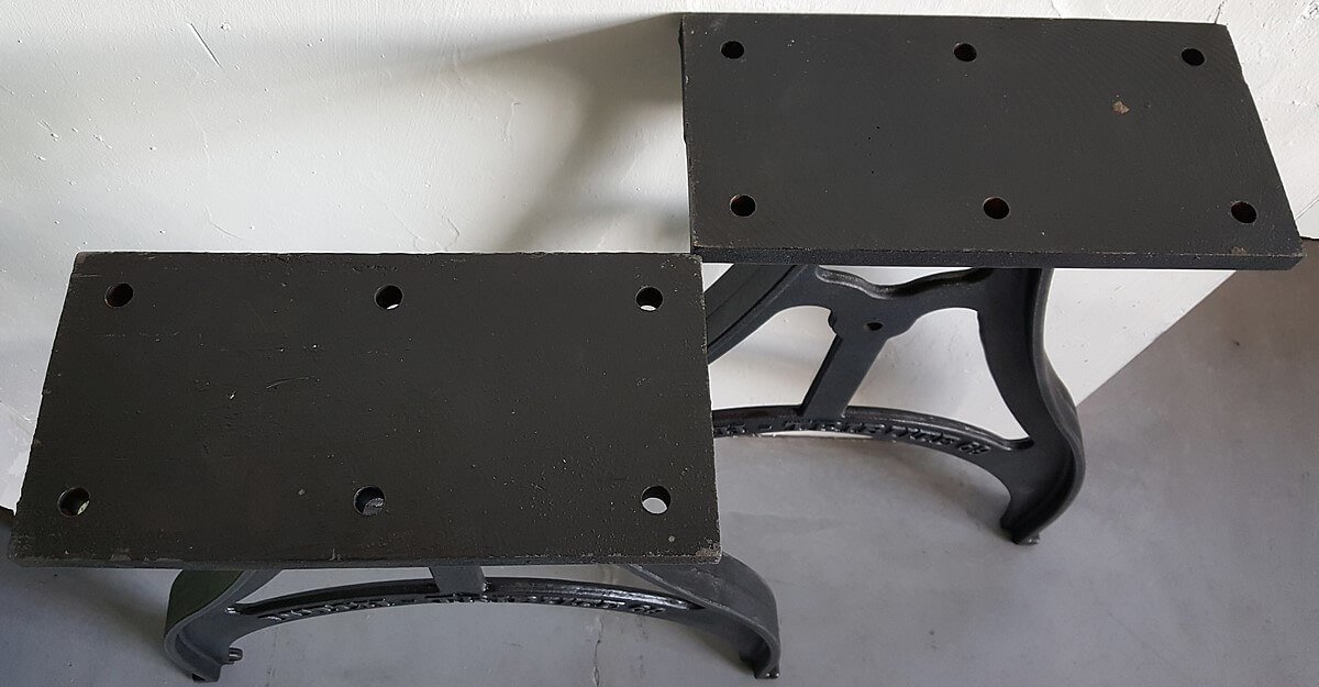 Industrial-cast-iron-legs-base-IND132