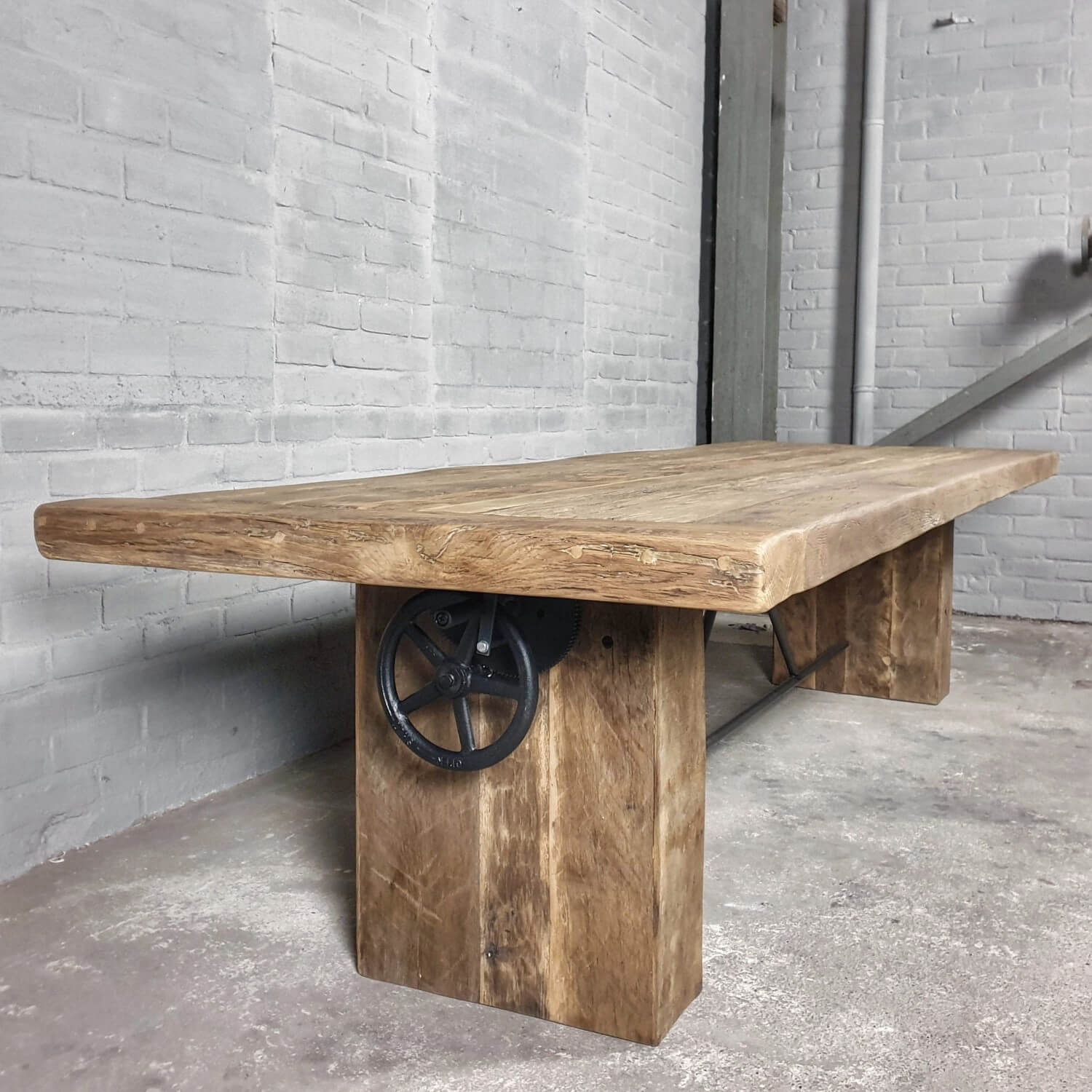 Height adjustable wooden dining table - reclaimed oak - Z015 - DT69