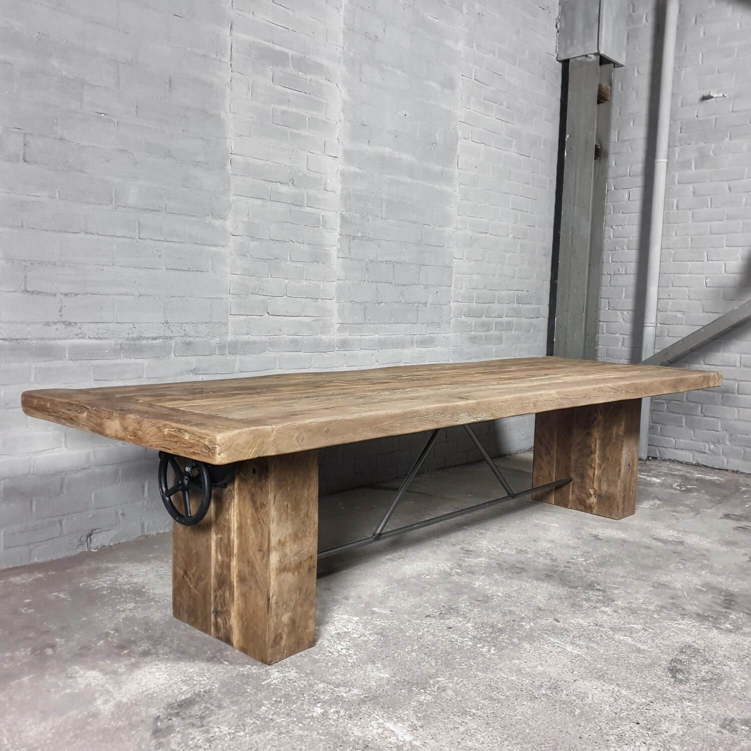Height adjustable wooden dining table - reclaimed oak - Z015 - DT69