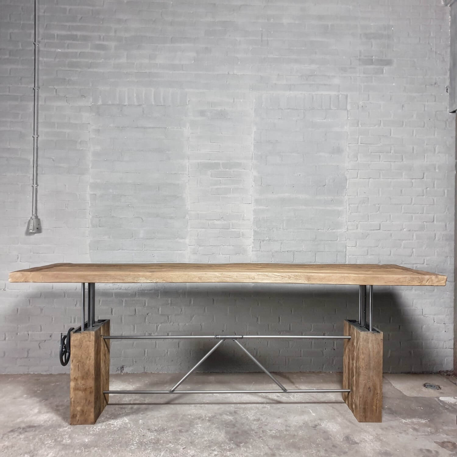 Height adjustable wooden dining table - reclaimed oak - Z015 - DT69