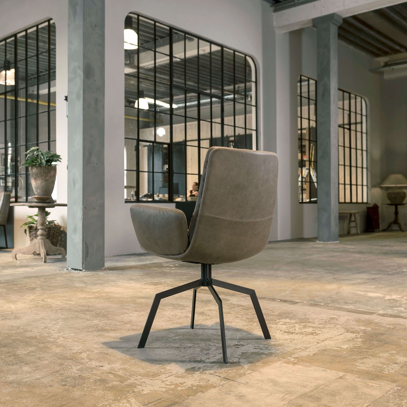 Arva moderne eetkamerstoel Showroomfoto 6 - S030