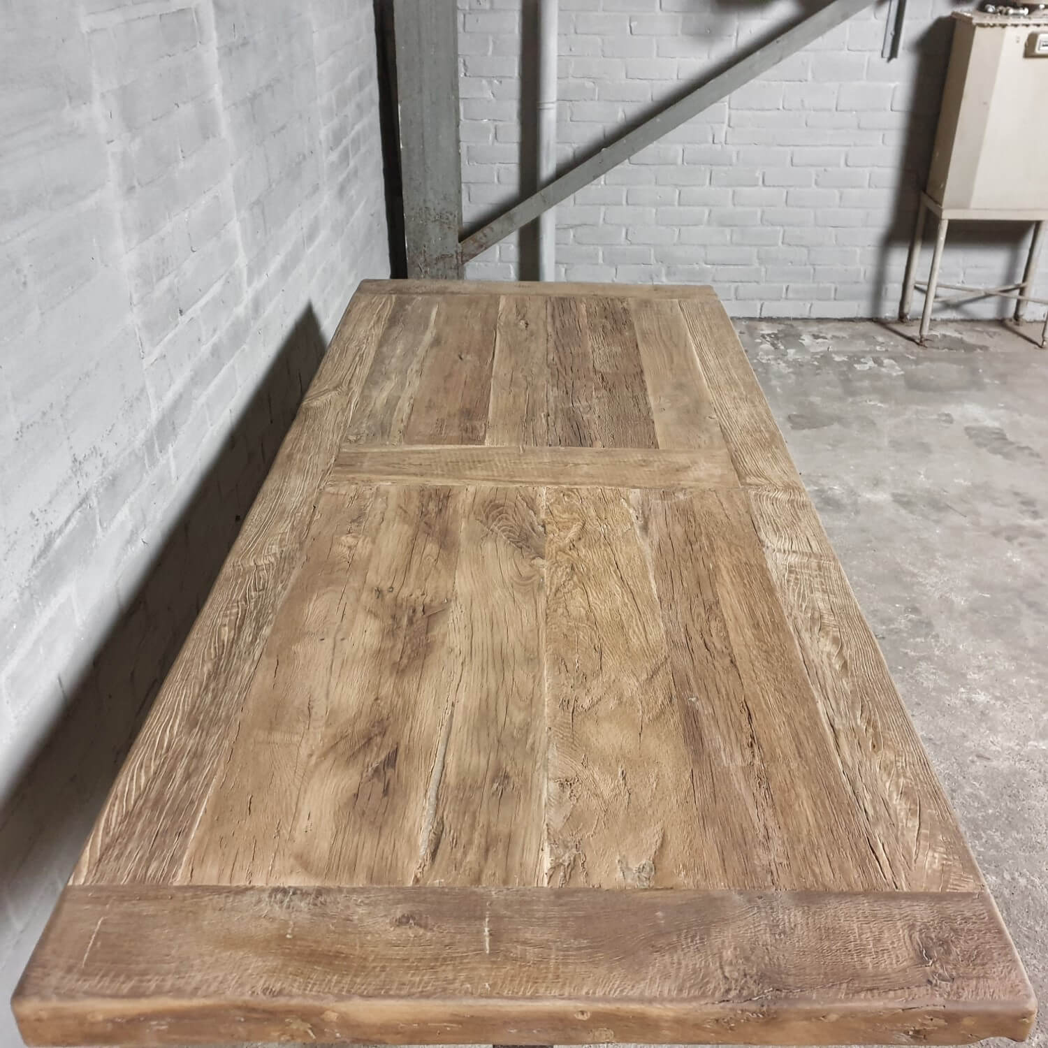 7cm-dik-zonverbrand-oud-eiken-tafelblad