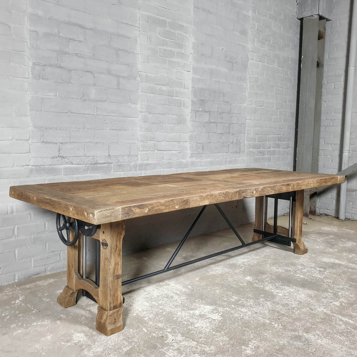 Oak dining table St Moritz height adjustable – custom made – Z024