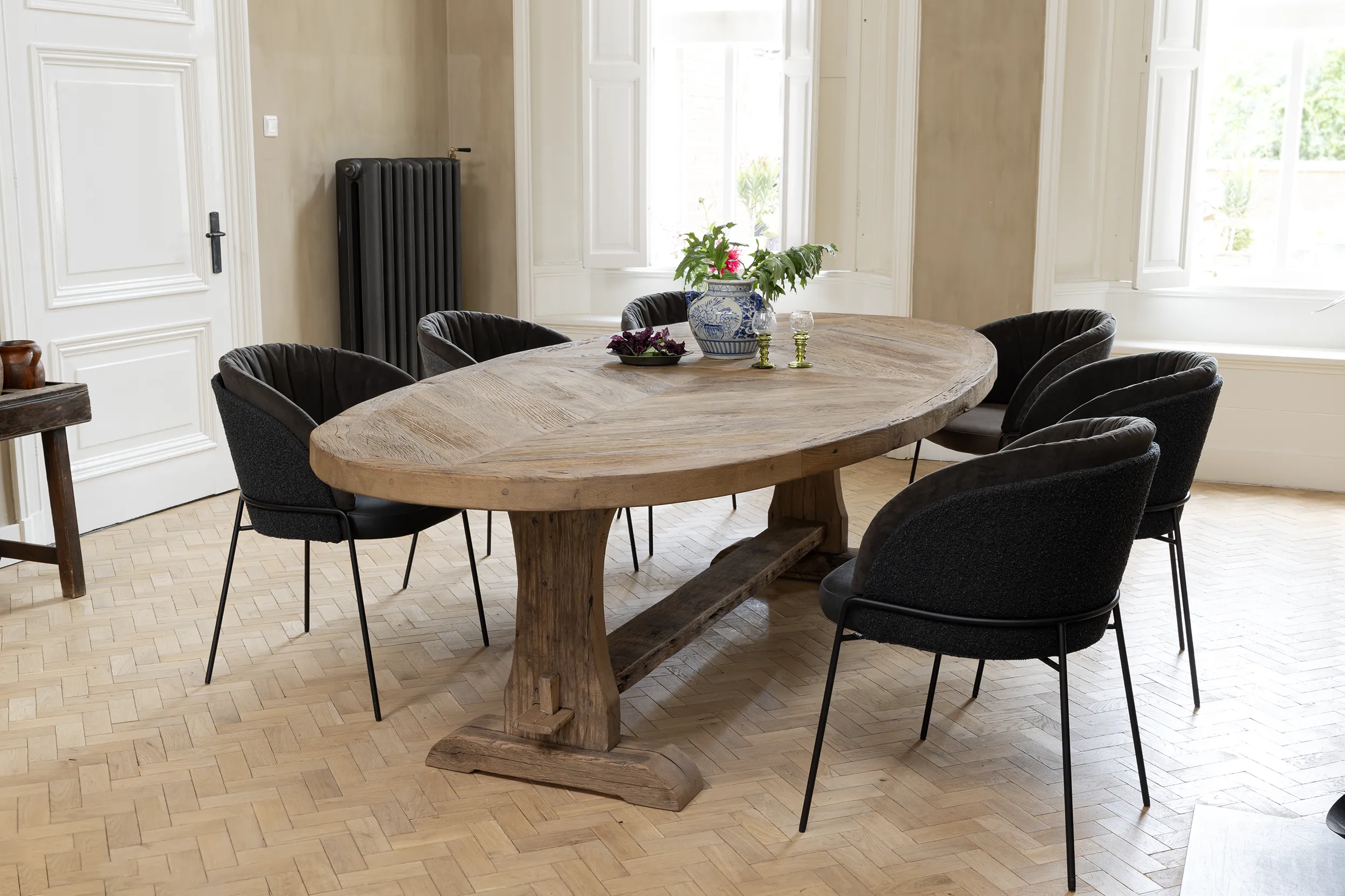 Ovale eiken kloostertafel Annecy op maat gemaakt in Nederland