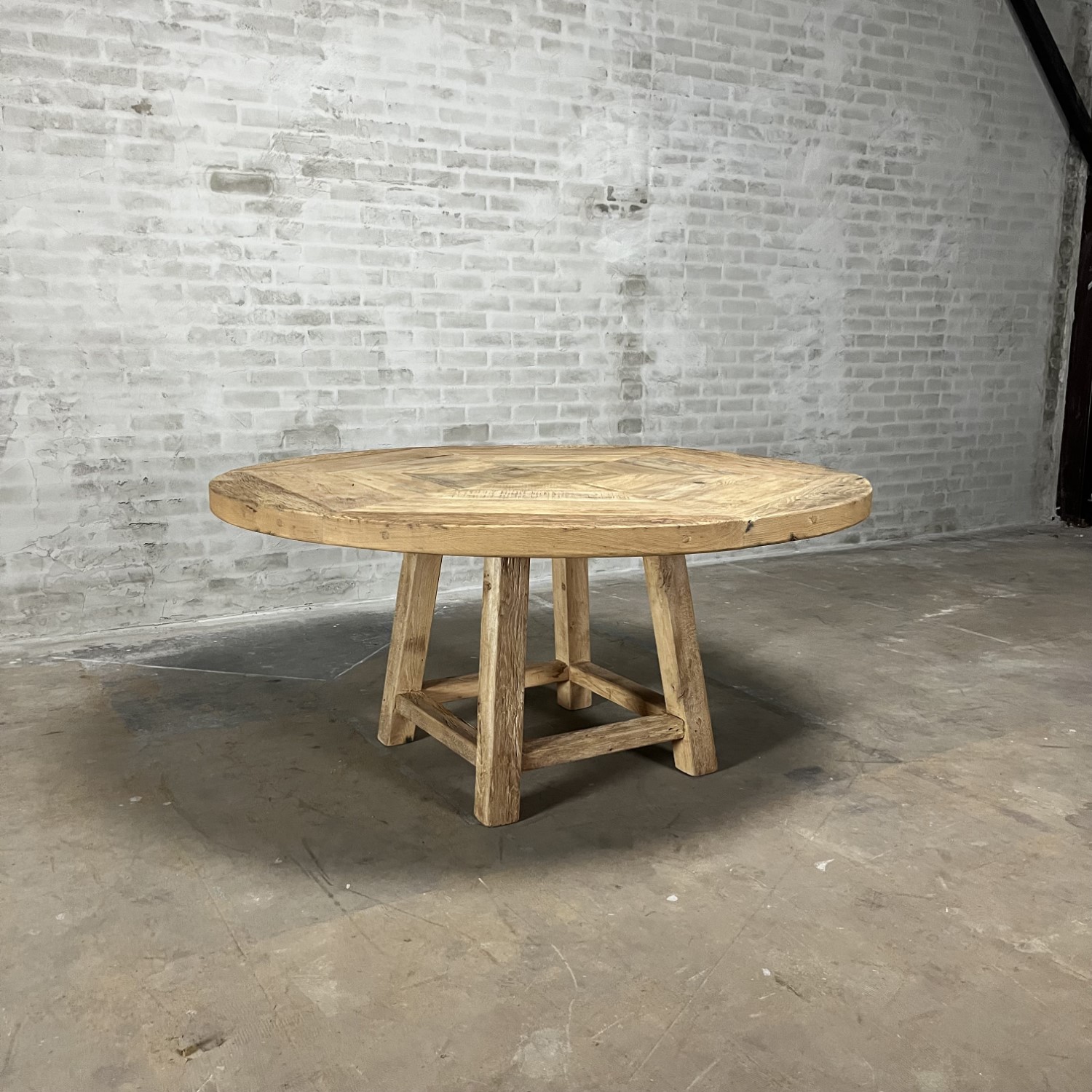 Round refectory table Lugano Z034-1