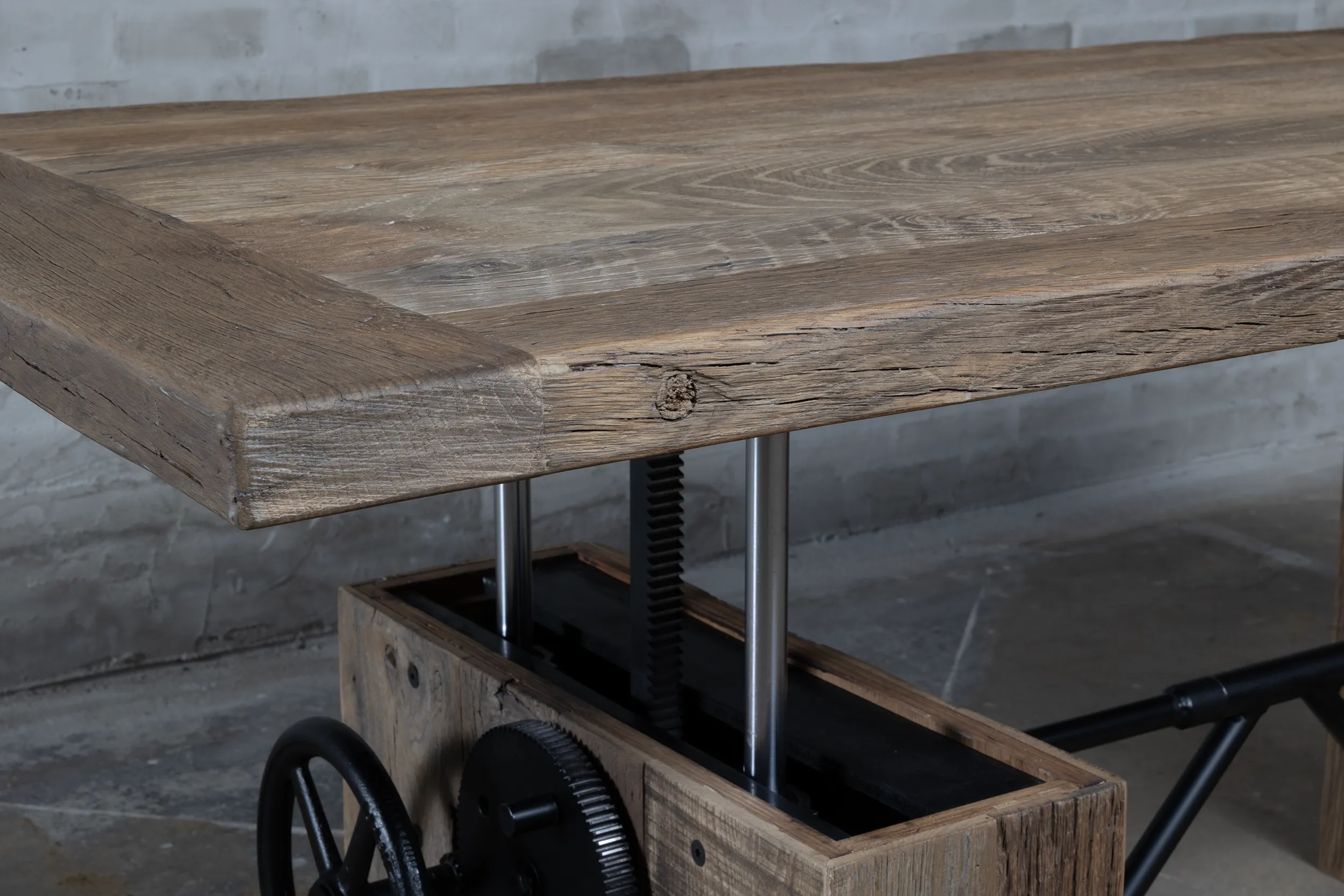 Salontafel hoogte verstelbaar naar eettafel op wieltjes Z019-W-7 In hoogte verstelbare salontafel met wieltjes op maat gemaakt