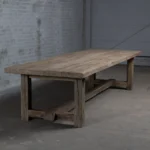 schuin vooraanzicht van de Z027-M Ulm kloostertafel van massief oud eikenhout