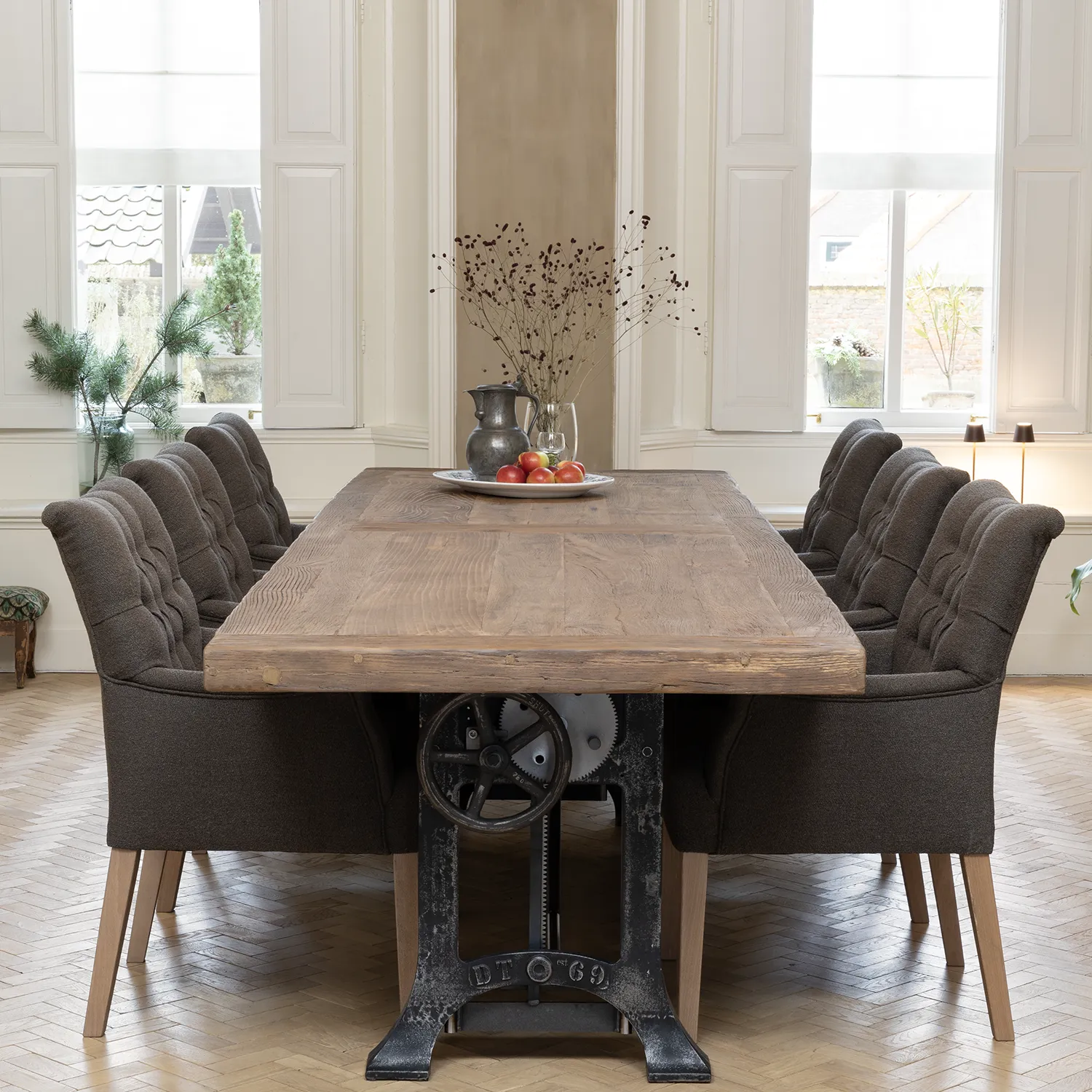 Bruce luxury dining chair with armrests custom-made