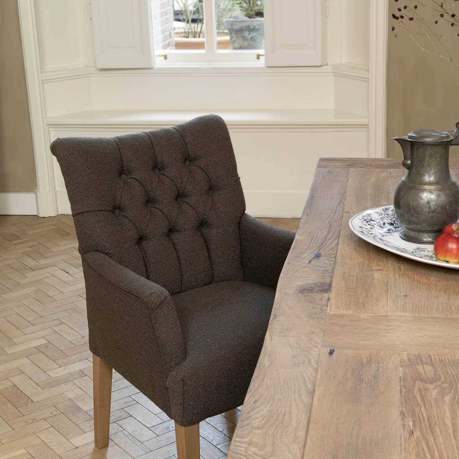 Bruce luxe eetkamerstoel met armleuningen op maat gemaakt