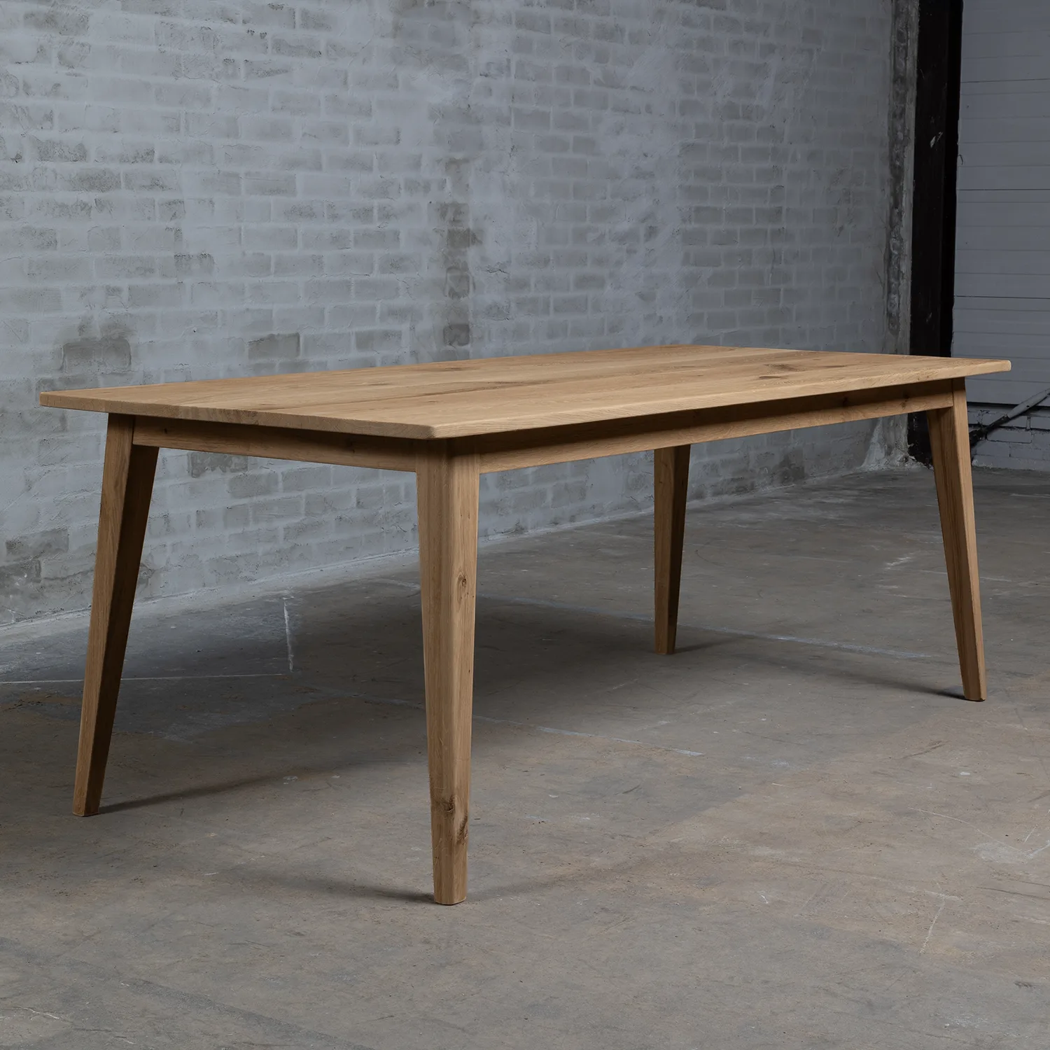 Retro oak dining table G023-1 Custom-made oak dining table in a retro style