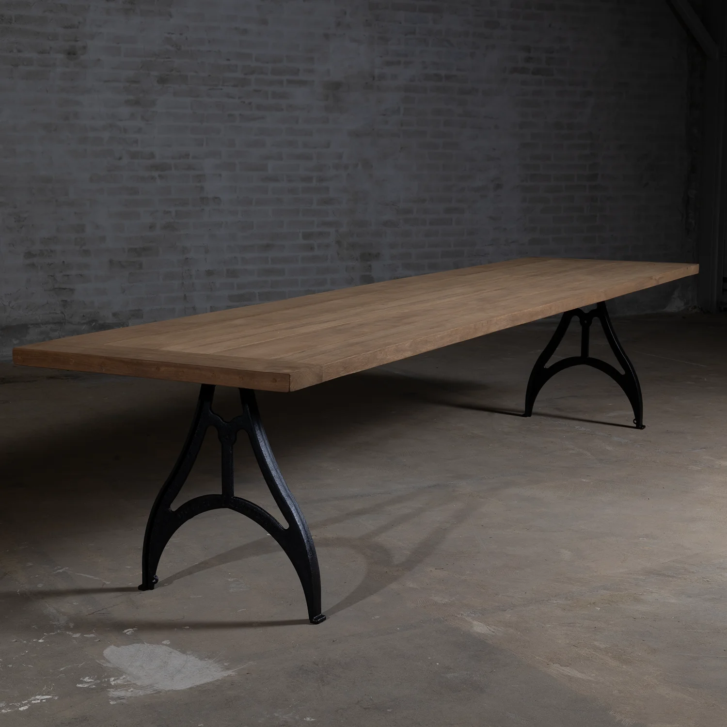 Rustic wooden garden table made-to-measure